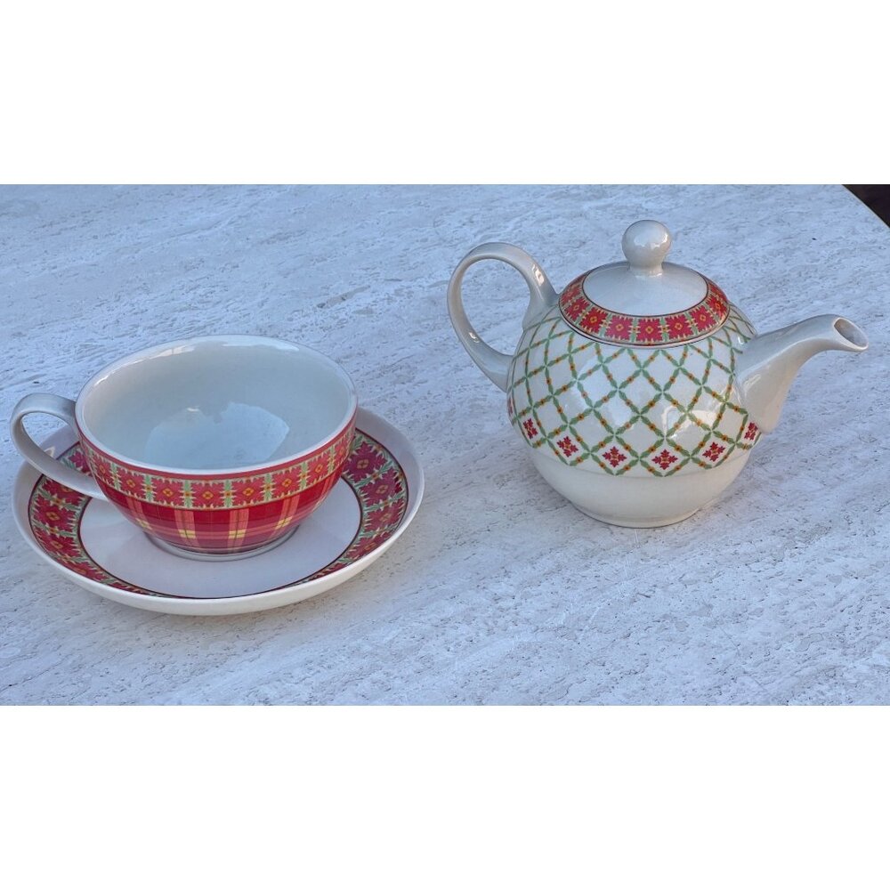 Harry & David 3 Piece Teapot & Cup Set Ceramic Red & Green Floral Plaid - Picture 2 of 13